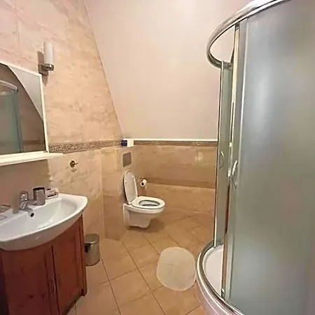 Inn Krysztalowy Palacyk *
