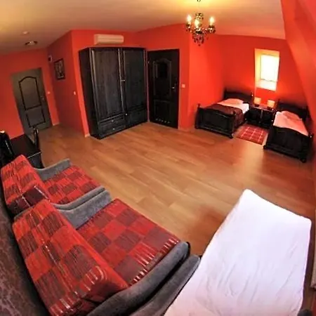 Krysztalowy Palacyk Inn *